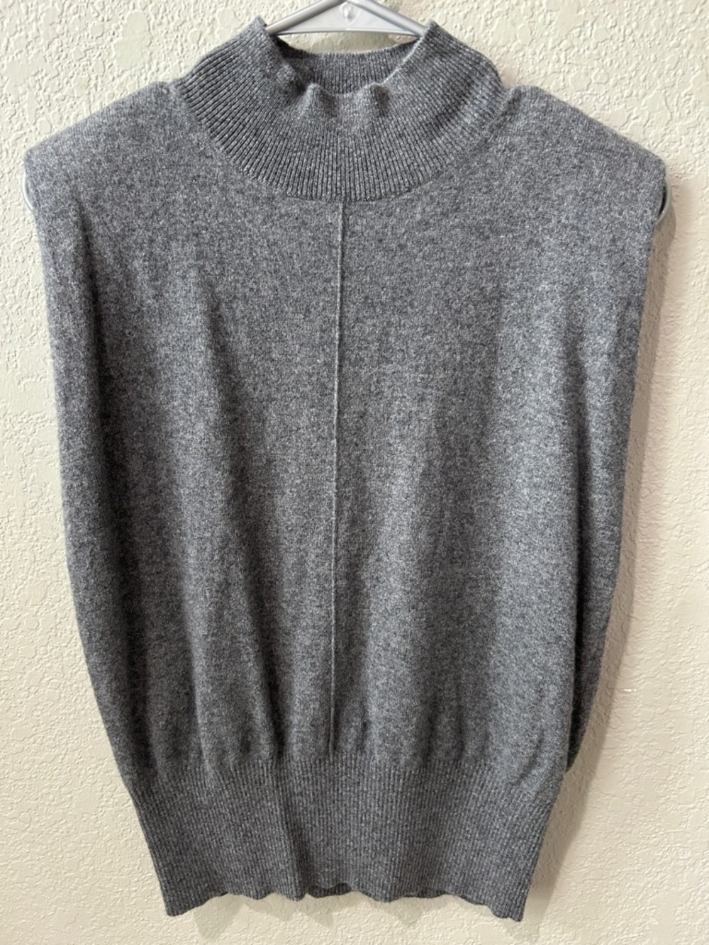 Banana Republic Gray Sleeveless Mock Neck Sweater Vest